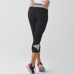 Lululemon Pace Rival Crop Luxtreme Crop Leggings Black Miss Mosaic Black size 10